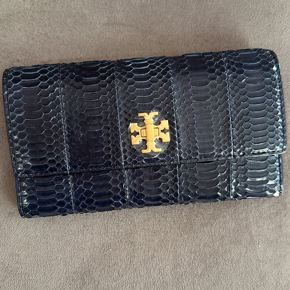 Tory Burch kira exotic wallet brand new - Picture 1 of 7